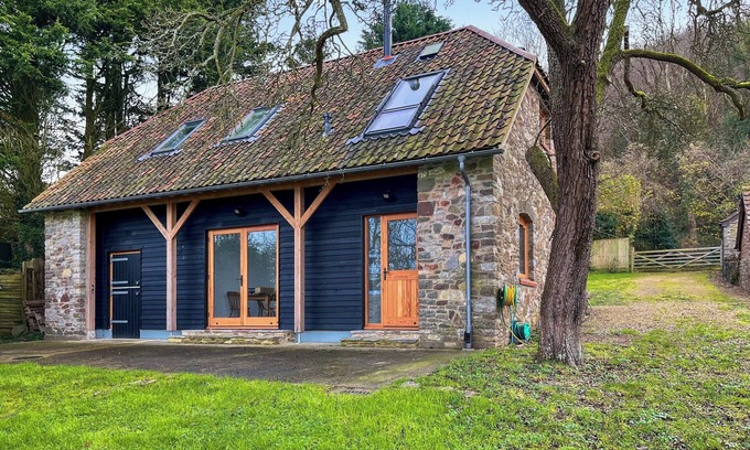 Walton-in-Gordano Cottage | 2 bedroom accommodation in Clevedon