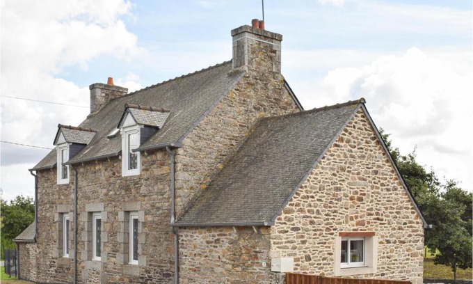 Brelidy House | 2 Bedroom Amazing Home In Brélidy