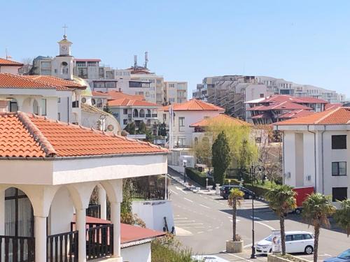 Sveti Vlas Apartment | 2 bedroom apartment Sveti Vlas with 2 balconies and sea views