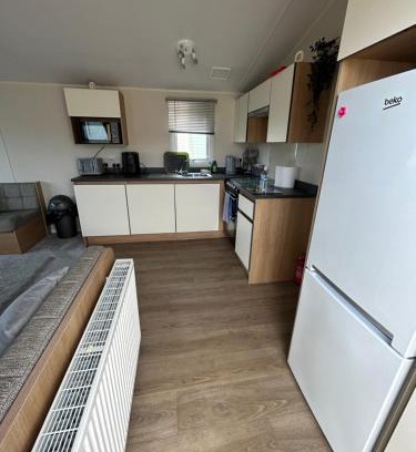 Ingoldmells Resort | 2 Bedroom Caravan 6 Birth The Wolds Ingoldmells Skegness - No pets free WiFi
