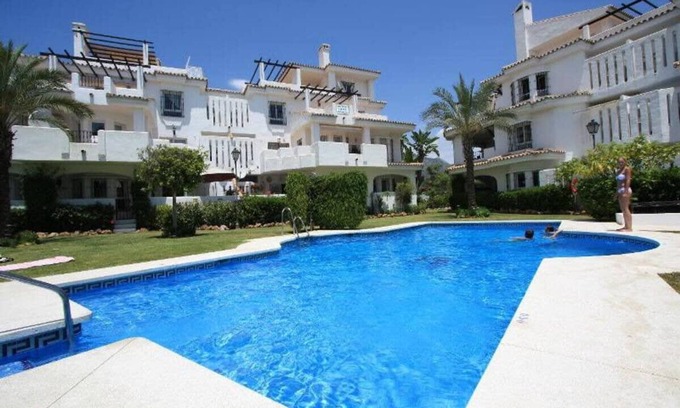 Marbella Apartment | 2 Bedroom Close to the Pool F-4