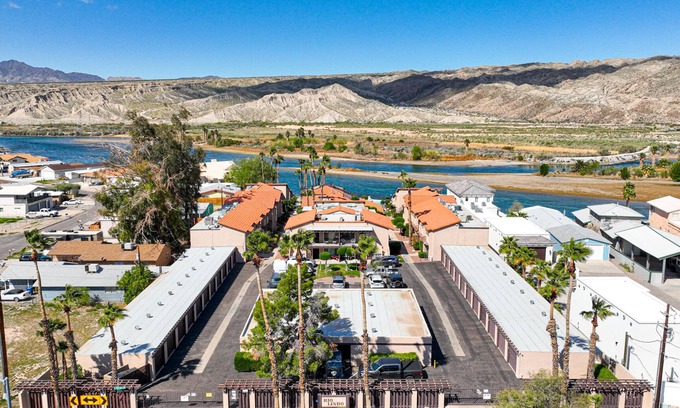 Bullhead City Condo | 2-bedroom condo just 17 minutes from Harrah's Laughlin Casino