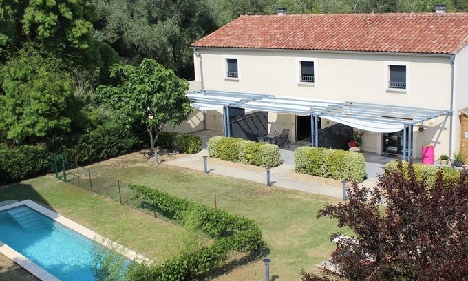 Olonzac House | 2 bedroom home with pool in great location in lovely market town in wine region.