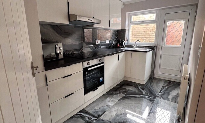 Hull House | (2 beds) Charming, spacious and cosy home in Hull