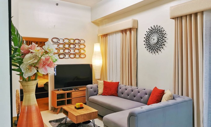 Sampaloc Condo | 2 Beds Penthouse End Unit, Great Panoramic City View w/FREE Parking