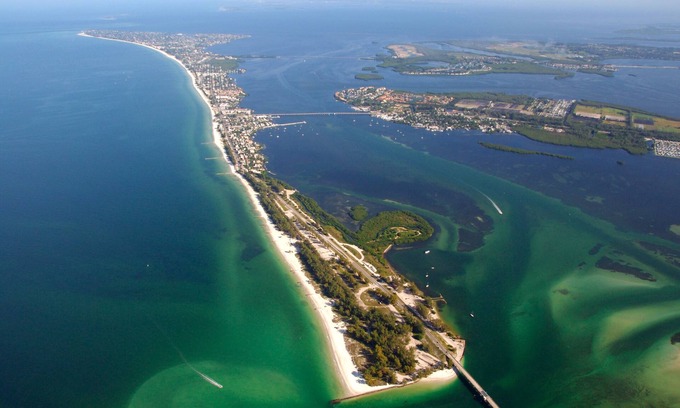 Bradenton Beach House | 2 BR 2 Full BA on Anna Maria Island just steps to Beach!