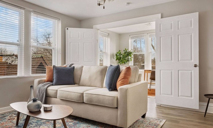 University City Apartment | β
2 BR Apt β
Mid Term Stay β
The Loop - WashU - BJC π₯