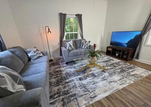 Dunean House | 2-BR Modern Home for Families & Work