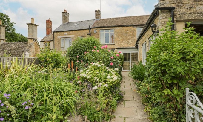 Chipping Norton House | 2 Church Street