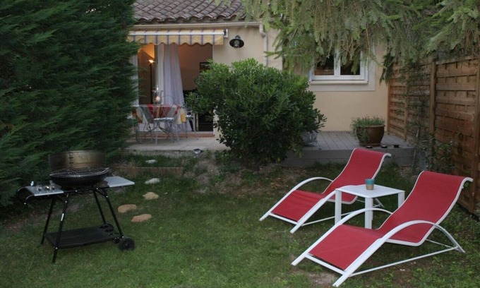 Saint-Saturnin-les-Avignon Apartment | 2 independent apartments on the ground floor