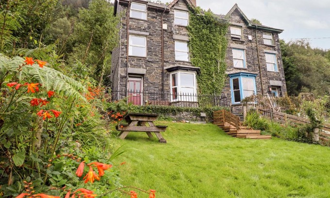 Corris Apartment | 2 Isygraig