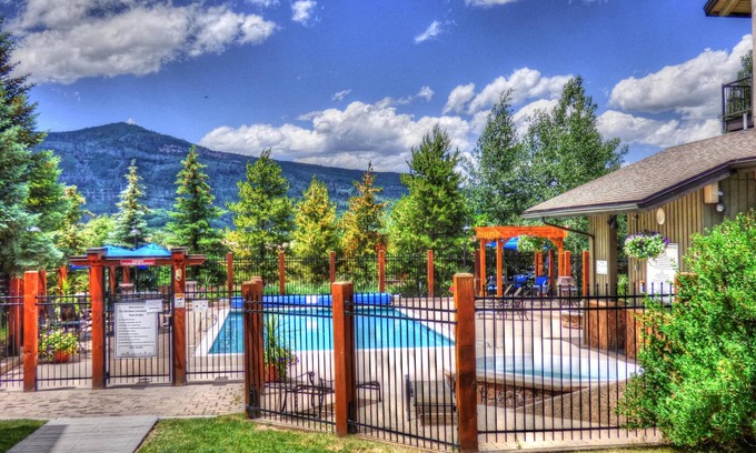 Steamboat Springs Condo | 2 Level Unit w/Pool Hot Tubs Private Deck