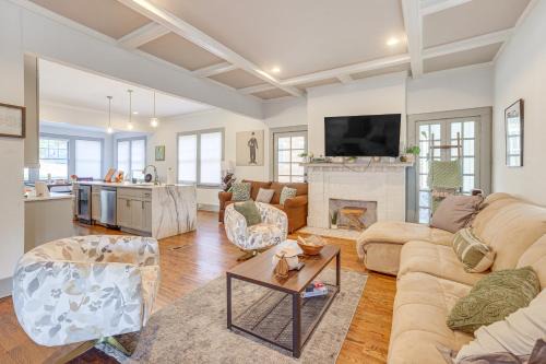 Birmingham House | 2 Mi to Dtwn Stylish Urban Retreat in Birmingham