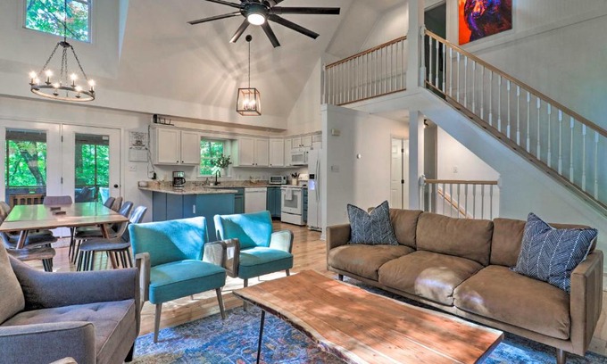 Sapphire House | 2 Mi to Sapphire Resort Home with Hot Tub and Games!