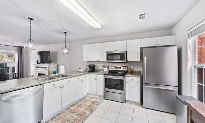 Auburn Condo | 2 miles from the stadium AND convenient to EVERYTHING!
