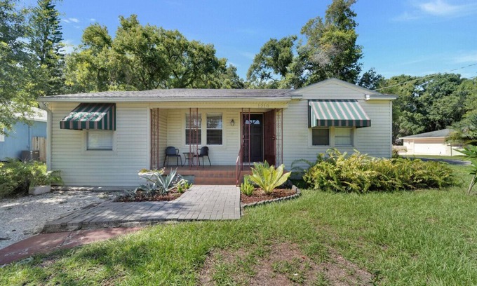 Riverside Heights House | 2 minutes to Downtown Tampa and Riverwalk