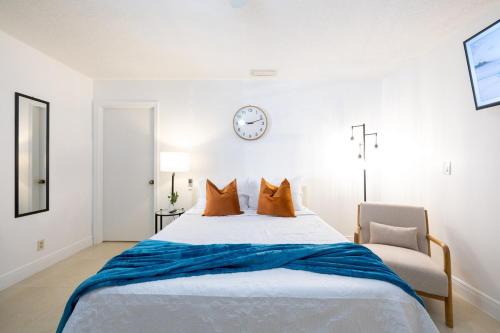 Lake Worth Apartment | 2 PPL 5 mins to Golf Courses Patio Pets BBQ