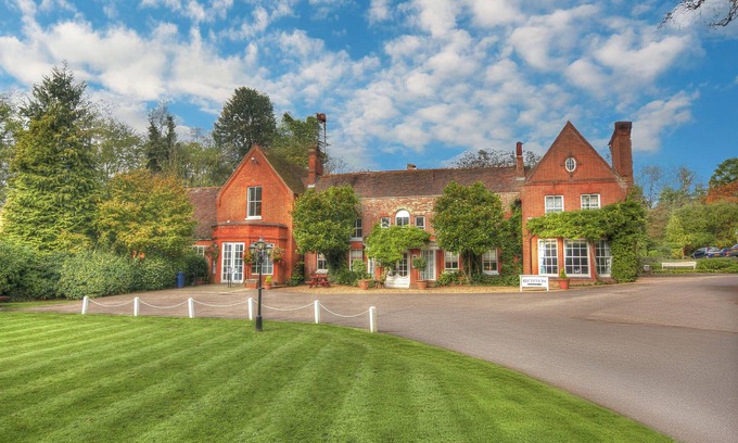 Ipswich Hotel | 2 Relaxing Rooms w/Pool, Steam Room & Garden Access at Charming Ipswich