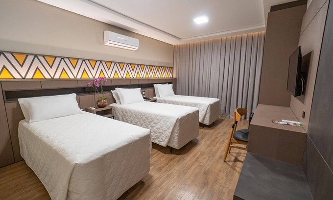 Foz do Iguacu Hotel | 2 Stay: Superior Triple Room w/3Twin Beds | Perfect for Friends or Small Group