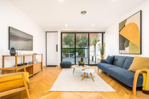 Braddon House | 2-Storey Lumiere Townhouse with Private Courtyard - Hosted by Canstay