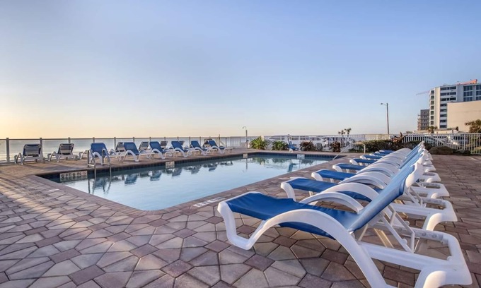 Seabreeze Park House | 2 Units | Serene Beachside Escape | Balcony Room Tailored for Couples' Getaway