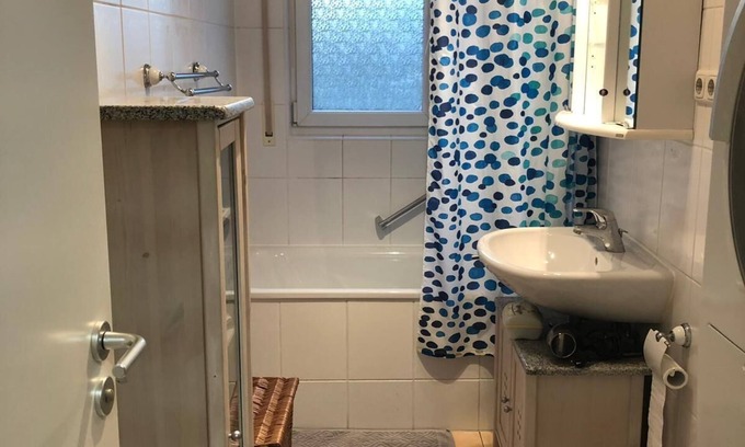 Munchen District Apartment | 20 min to Marienplatz, 4-Zi-Whg in Munich-Neubiberg