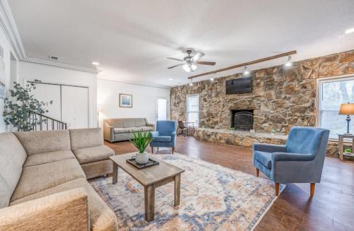 Ellendale House | 20 Minutes from Downtown - Blues City Retreat