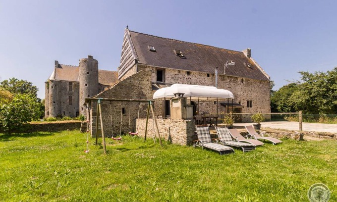 Saint-Lo-d'Ourville House | 200 m² Gîte ∙ 5 bedrooms ∙ 12 guests