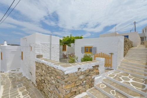 Sifnos House | 200 year old idyllic stone house