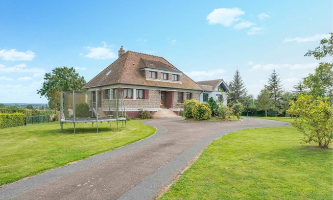 Villers-sous-Foucarmont House | 212 m² House ∙ 4 bedrooms ∙ 8 guests