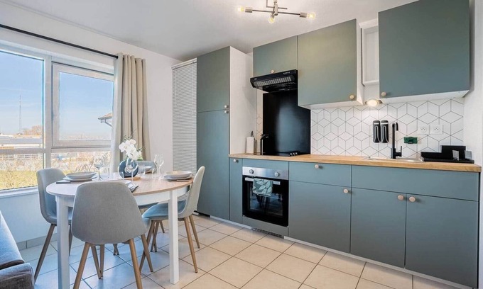 Woippy Apartment | 23. Le Cookie - 4 pers' - 2 beds - Station 50m - Garage