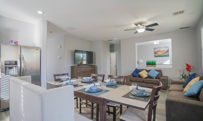 North Las Vegas House | 2400SqFt House 6beds 3bath Pool table BBQ