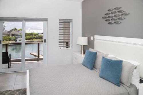 Jolly Harbour House | 246E South Finger