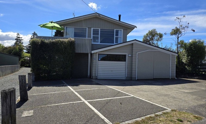 Rainbow Point House | 25 Rainbow Drive, Taupo