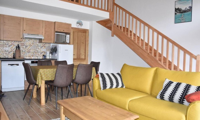 Pralognan-la-Vanoise Apartment | 250m from ski slopes, 1st floor, balcony, fireplace or stove, parking, tv, ski locker, 67m²