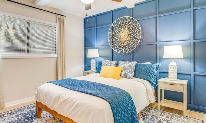 Windsor Forest Condo | 2bd/2ba Condo * Renovated * Dogs Welcome * Condo in Savannah*30+ day stay *Pool