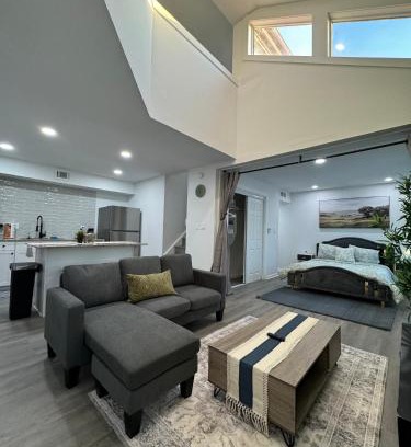 Dallas Apartment | 2BD DT Dallas l FIFA READY l 5 Min from Love Field