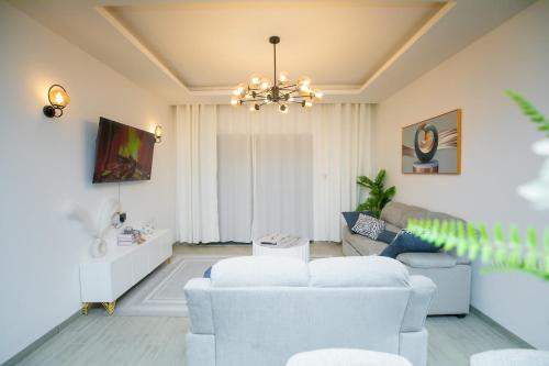 Central Province Apartment | 2Bed Apt in Lavington w Pool&Gym
