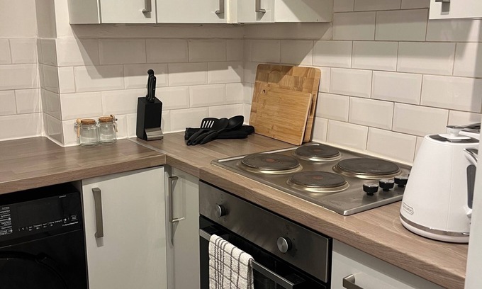 Dartford House | 2bed Sleeps 3 - Central, Near Train Station, Wifi