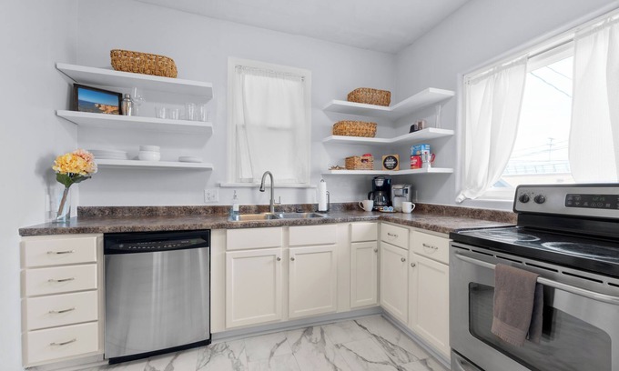 Old North Columbus Apartment | 2BR/1BA Near OSU - Historic Charm & Modern Comfort
