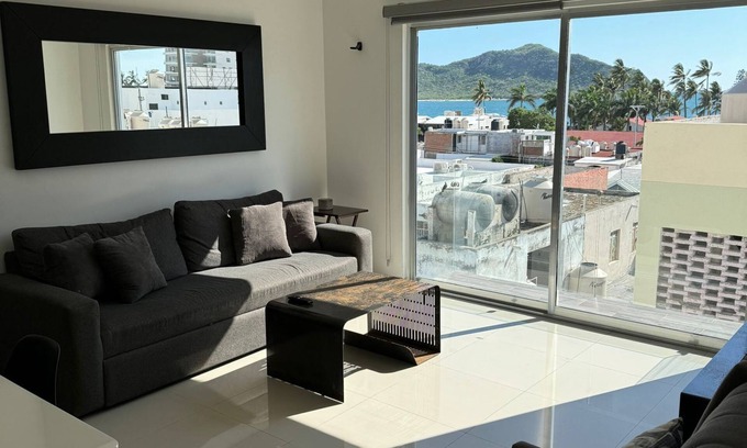 Las Gaviotas Apartment | 2BR- 2BA Golden Zone penthouse 300meter to Beach + Malecon ocean + island view