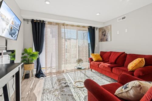 North Philadelphia East Apartment | 2BR-2BA Luxy Dendrobium Oasis, Pet Friendly, Family Friendly, Free Parking & Balcony