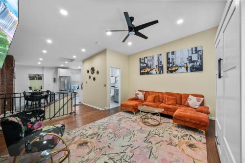 Hoboken Apartment | 2BR,2Bath, 4Beds, Sleeps 6, 10 Min to NYC, 10 Min to Path