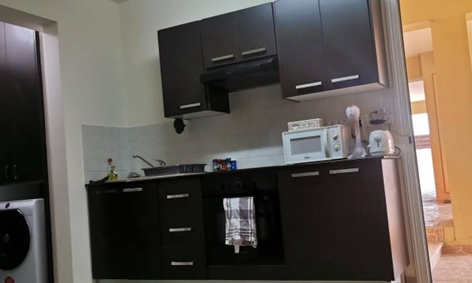 Paralimni House | 2br-7 Guests-free Parking-pool-aircon