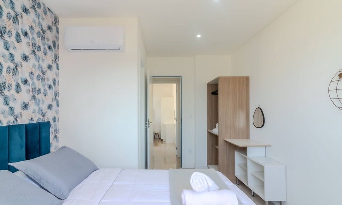 Tabuleiro dos Oliveiras Apartment | 2BR Apt w/BBQ & View 550m From Beach - Omc1303