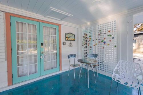 Village of the Arts Apartment | 2BR at Lecom Park Downtown Beaches & Ample Parking Space