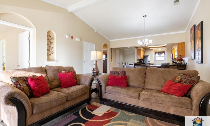 Branson House | 2BR Condo - 2 Pools - Close to the Strip - Stairs Required - FREE TICKETS INCLUDED - FHA-27