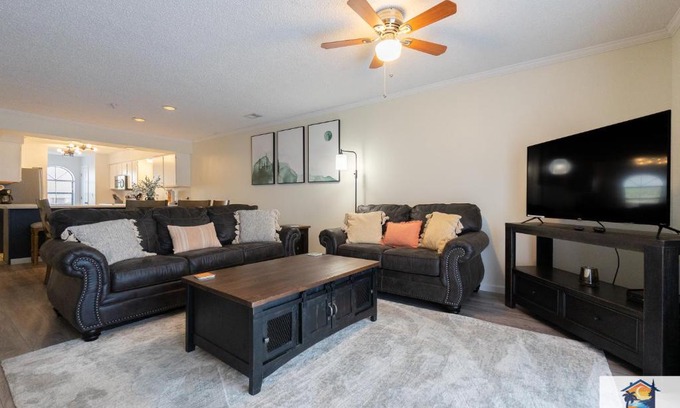 Branson House | 2BR Condo Close to the Strip - Stairs Required - 2 Pools - FREE TICKETS INCLUDED - FHC-3