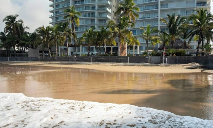 Zona Dorada Apartment | 2BR condo right on the beach - Zona Dorada