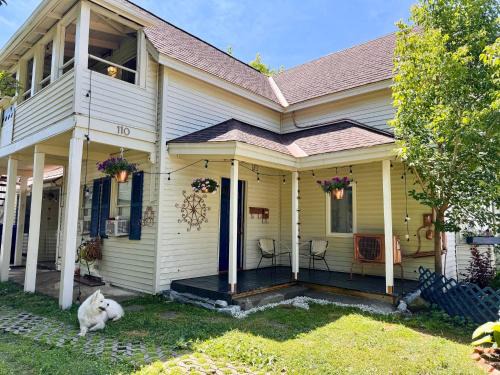 Old North End House | 2BR Pet Friendly Gem with Garden